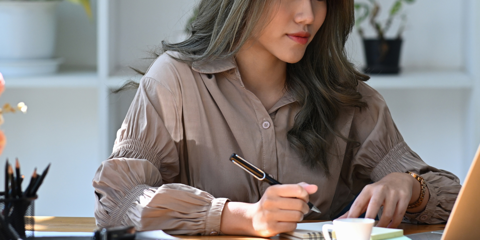 "Eu mesma vou escrever", por que criar seu próprio plano de negócios para o EB2/NIW pode custar mais caro no fim das contas